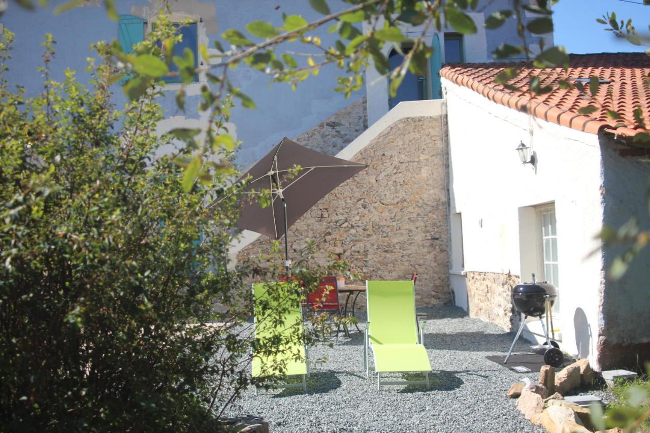 L Entredeux Apartment Saint-Viaud Exterior photo