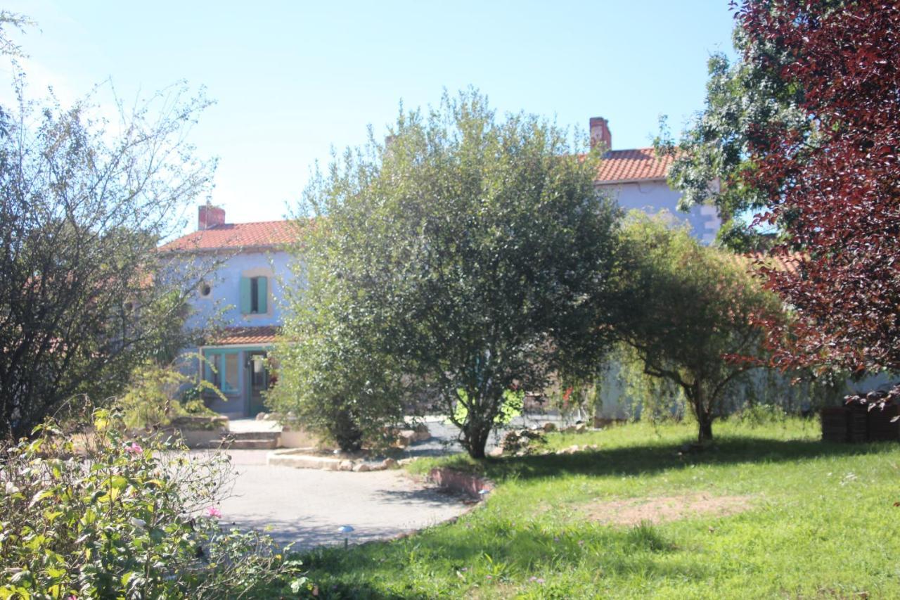 L Entredeux Apartment Saint-Viaud Exterior photo